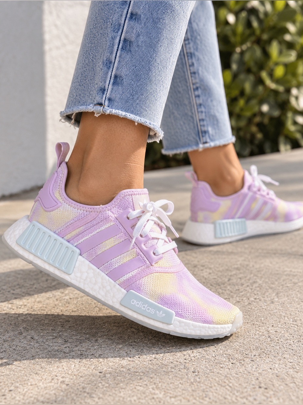 Nwt Adidas NMD_R1 Running Shoes in Bliss Lilac/Cloud White / Bliss Lilac y7